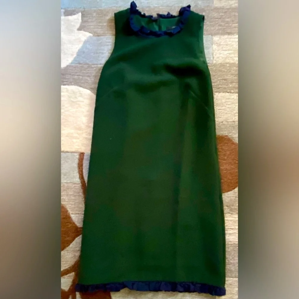 J. Crew Sleeveless Emerald Green Mini Sheath Dress w Navy Ruffles. ZP1